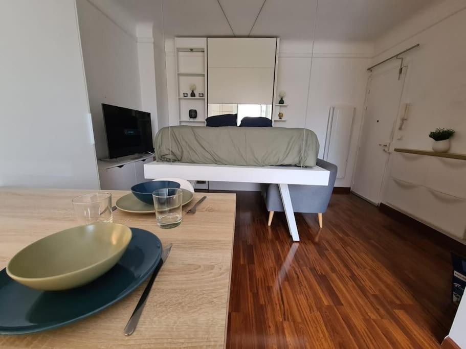 Studio A 2 Pas De La Gare Sartrouville Zewnętrze zdjęcie